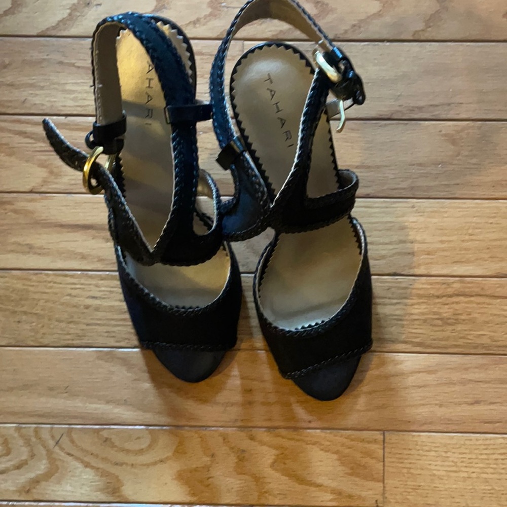 Tahari Lima Black Leather Sole Sandal Strap Pump